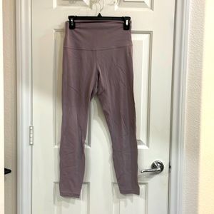 Light purple leggings